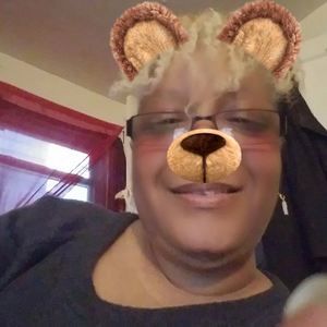 Meet your Posher, Elaine